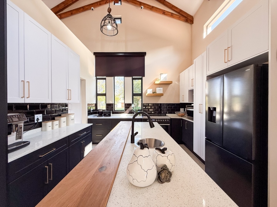 4 Bedroom Property for Sale in Meerhof North West